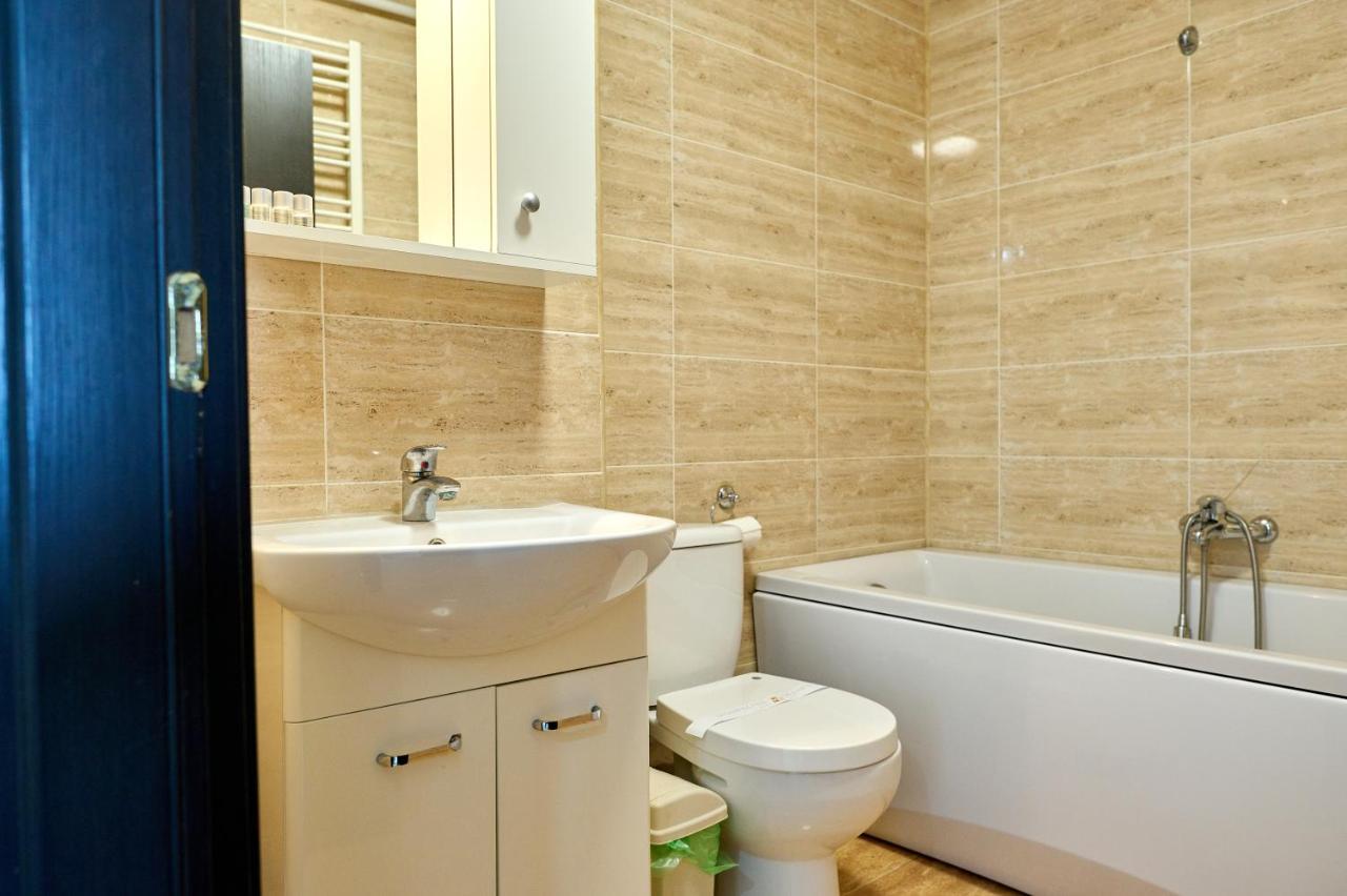 La Vida Loca Apartment Summerland Mamaia Bagian luar foto