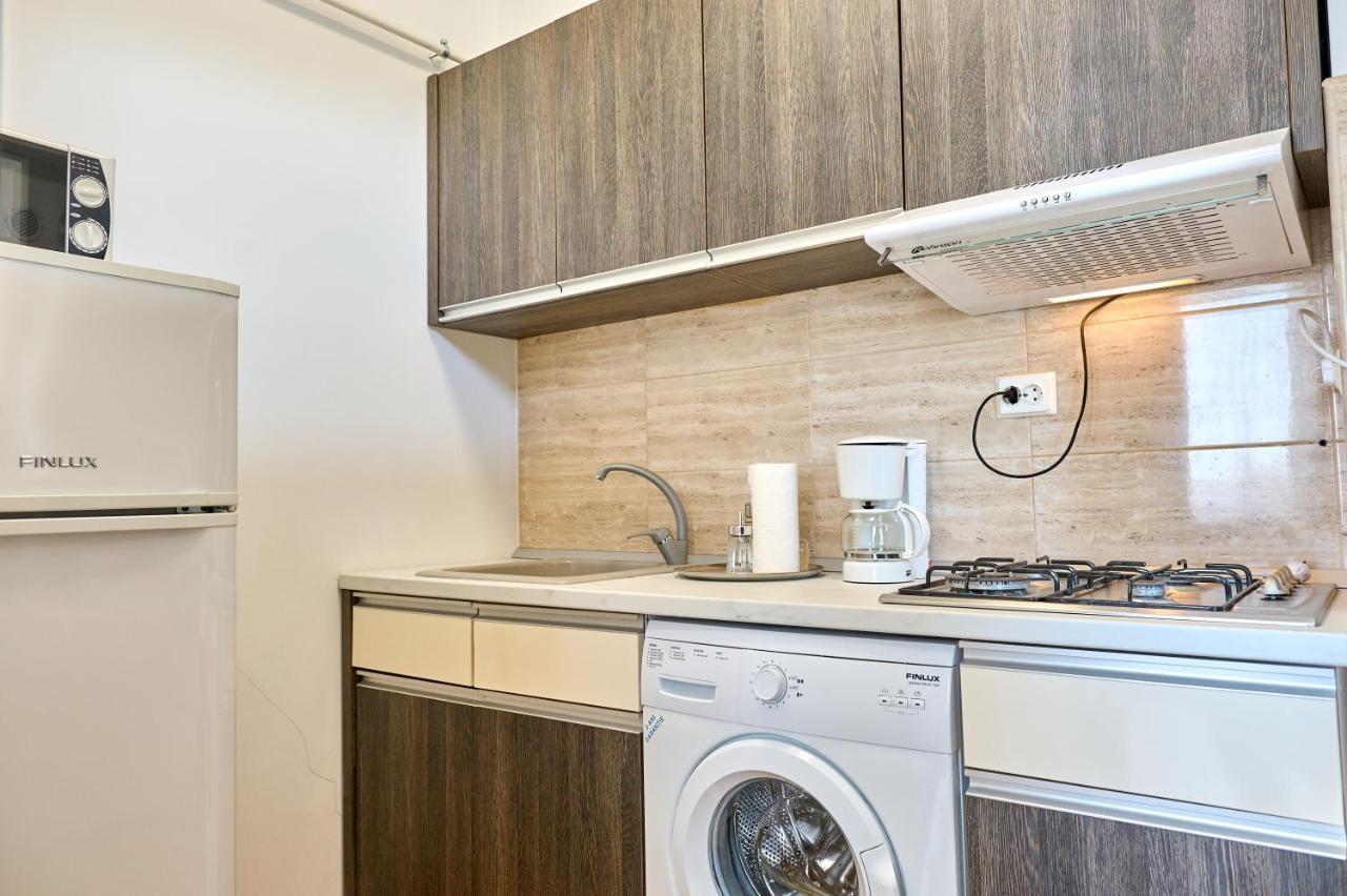 La Vida Loca Apartment Summerland Mamaia Bagian luar foto