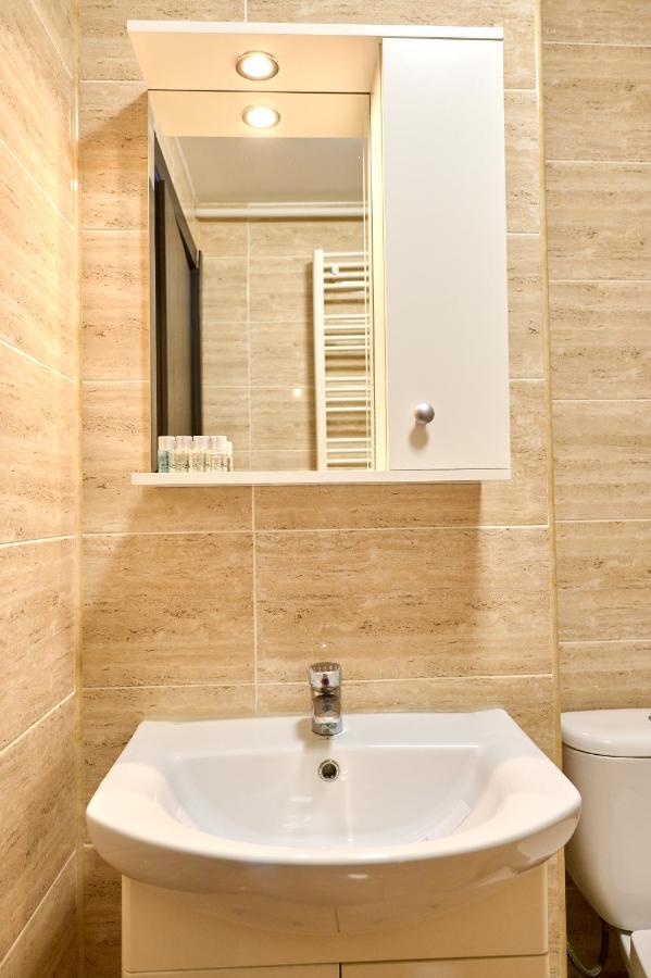 La Vida Loca Apartment Summerland Mamaia Bagian luar foto