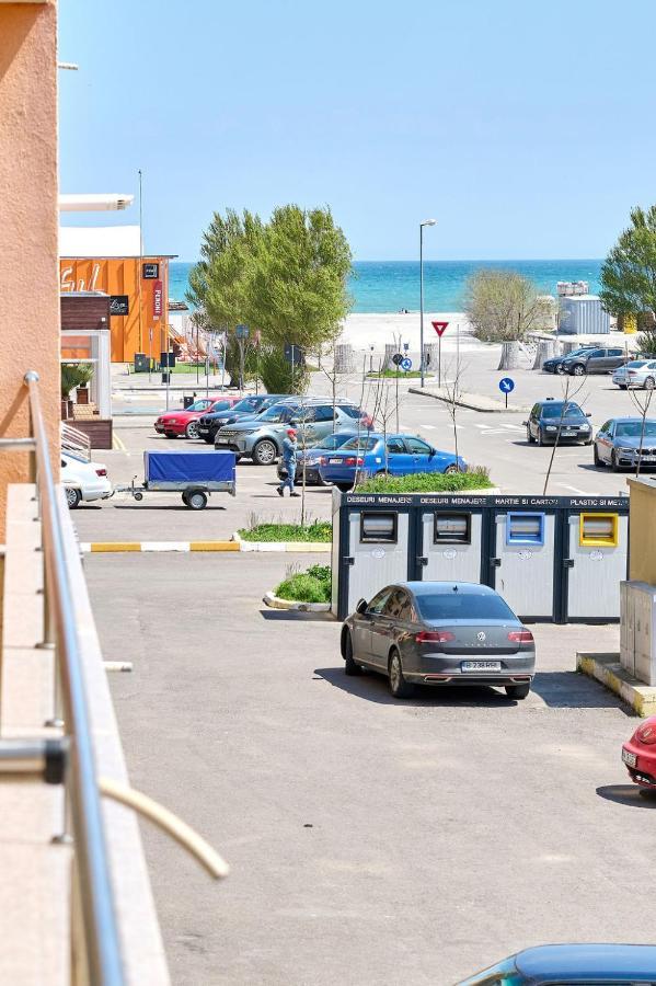La Vida Loca Apartment Summerland Mamaia Bagian luar foto